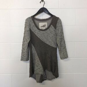 Angel of the North Women’s Tunic Sweater Asymmetrical Hem Round Neck Size Large